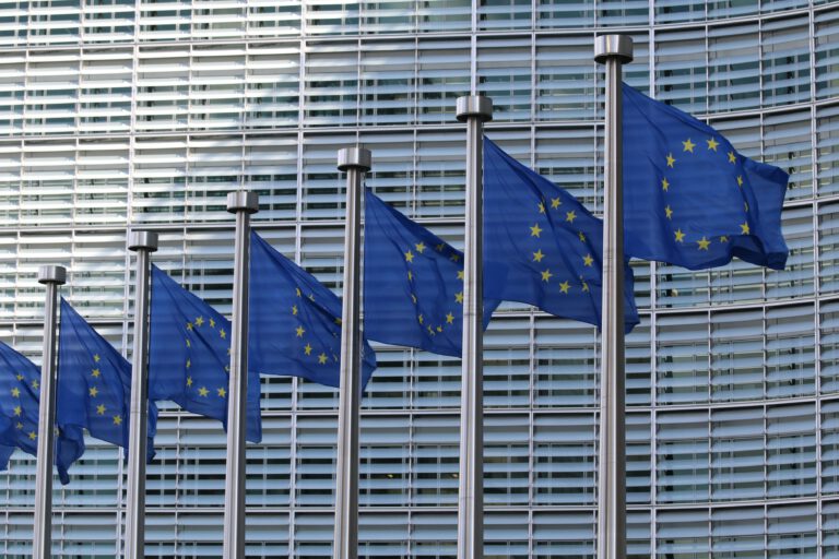 Parlament Europejski postuluje o poparcie związków partnerskich w całej Unii