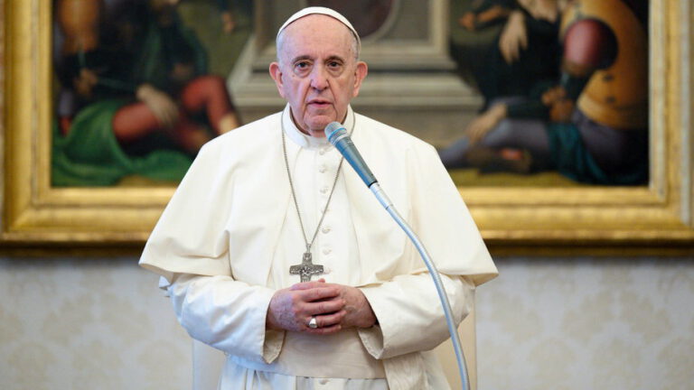 Papież Franciszek modli się za ofiary zbrodni w USA