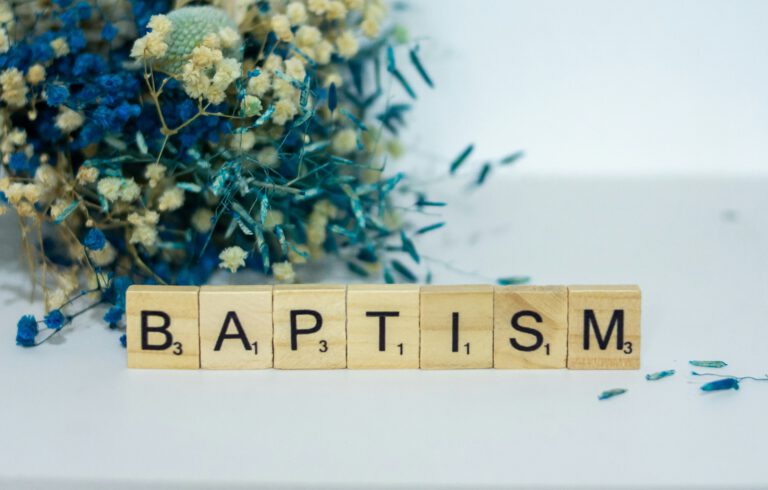 Francja: wzrost liczby chrztów dorosłych
